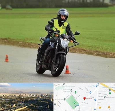آموزشگاه رانندگی موتورسیکلت در هنگام 