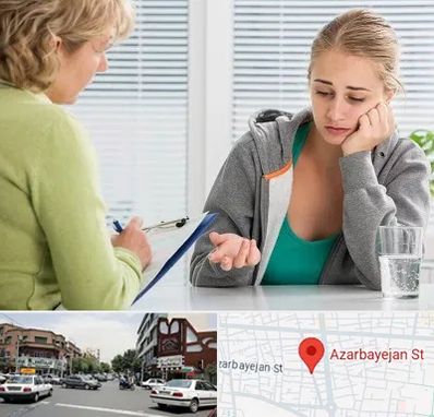 مشاور نوجوان در خیابان آذربایجان