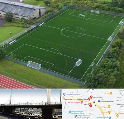 زمین فوتبال در پارک وی