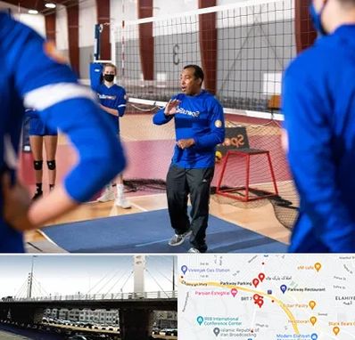 مربی والیبال در پارک وی