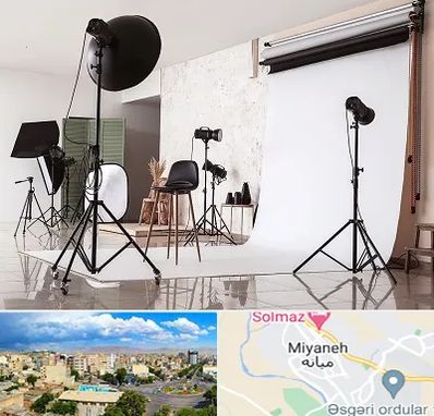 استودیو عکاسی در میانه