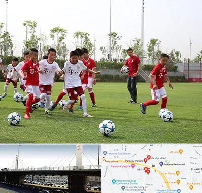 مدرسه فوتبال کودکان در پارک وی